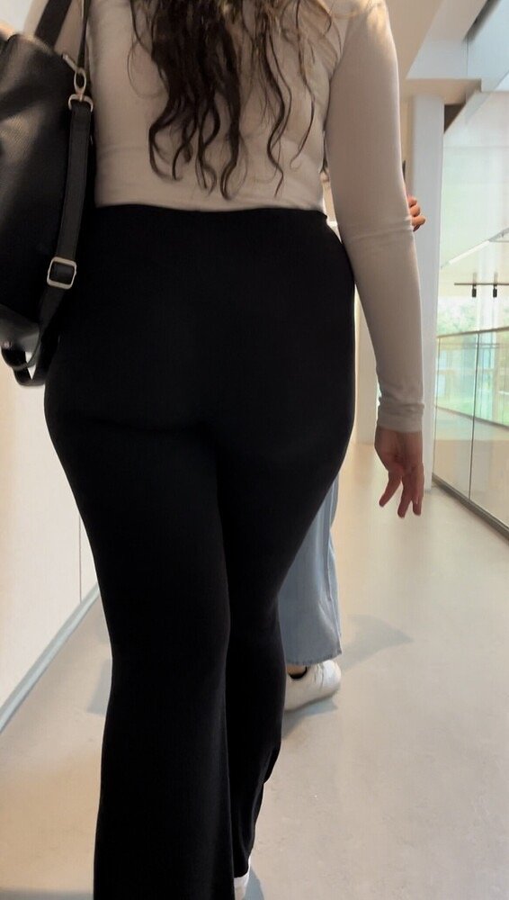 Incredible ass on tall lady #2jKYXv1a